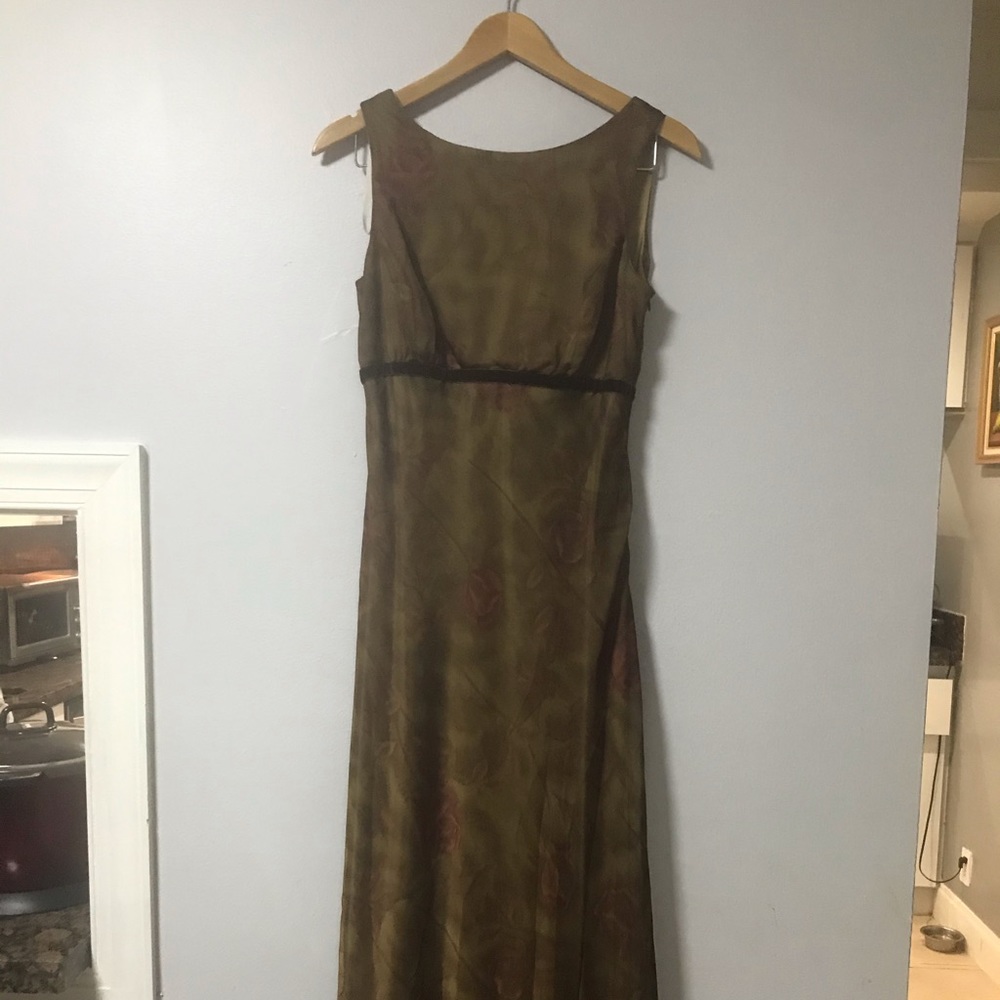 Flower pattern brown dress